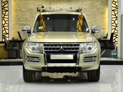 2017 Mitsubishi Pajero GLS 3.5-liter 6 Cylinders Petrol Engine Gold Beige SUV GCC Specs