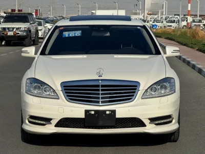 2012 Mercedes-Benz S-Class S 550 8 Cylinders Petrol Engine White Black Sedan 4 Auction Grade