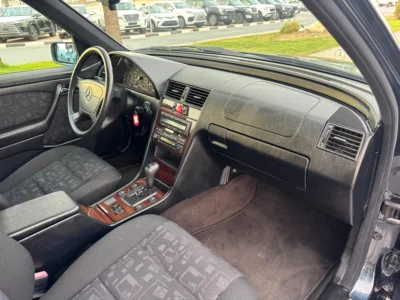 1997 Mercedes-Benz C-Class C200 4 Cylinders Petrol Engine Black Sedan 4 Auction Grade