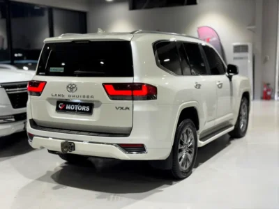 2023 Toyota Land Cruiser VXR 4.0 Litres V6 Petrol Engine White Beige SUV GCC Specs