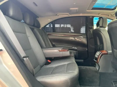 2010 Mercedes-Benz S-Class S 550 8 Cylinders Petrol Engine Silver Black Sedan CLEAN CAR