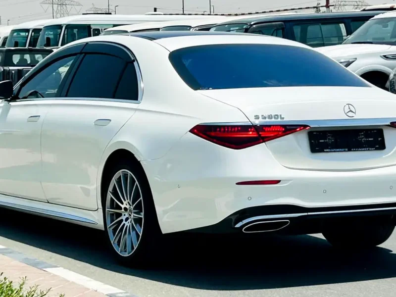 2022 Mercedes-Benz S-Class S 580 4Matic 4.0-liter V8 Biturbo Petrol Engine White Black Sedan