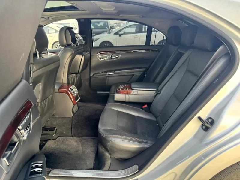 2012 Mercedes-Benz S-Class S 550 8 Cylinders Petrol Engine Silver Black Sedan 4 Auction Grade