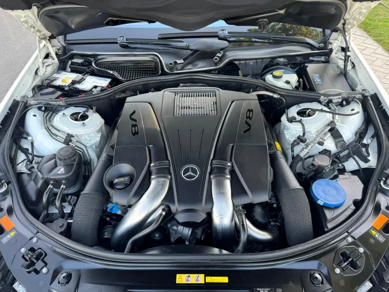 2012 Mercedes-Benz S-Class S 550 8 Cylinders Petrol Engine White Black Sedan 4 Auction Grade