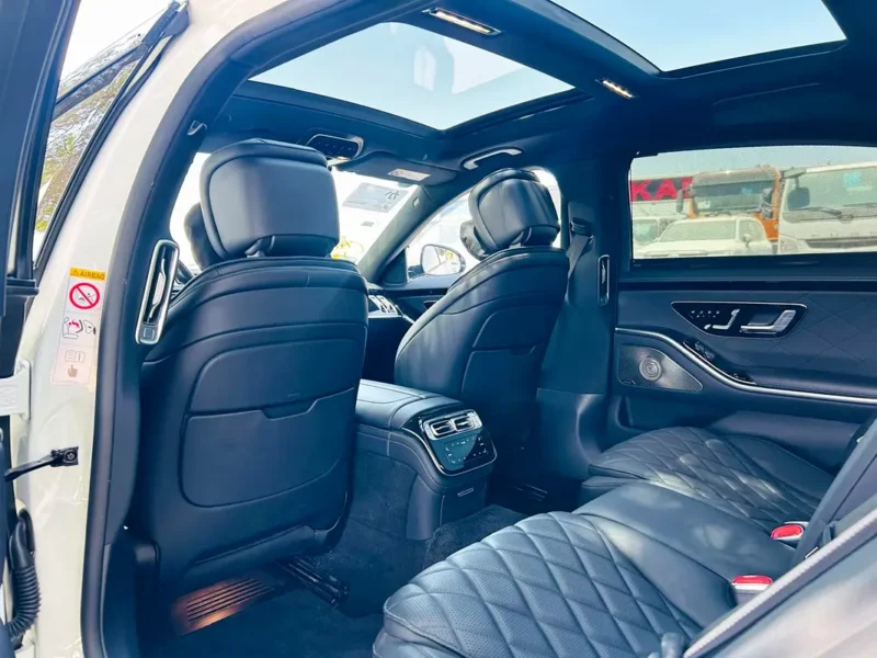 2022 Mercedes-Benz S-Class S 580 4Matic 4.0-liter V8 Biturbo Petrol Engine White Black Sedan