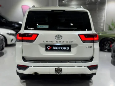 2023 Toyota Land Cruiser VXR 4.0 Litres V6 Petrol Engine White Beige SUV GCC Specs