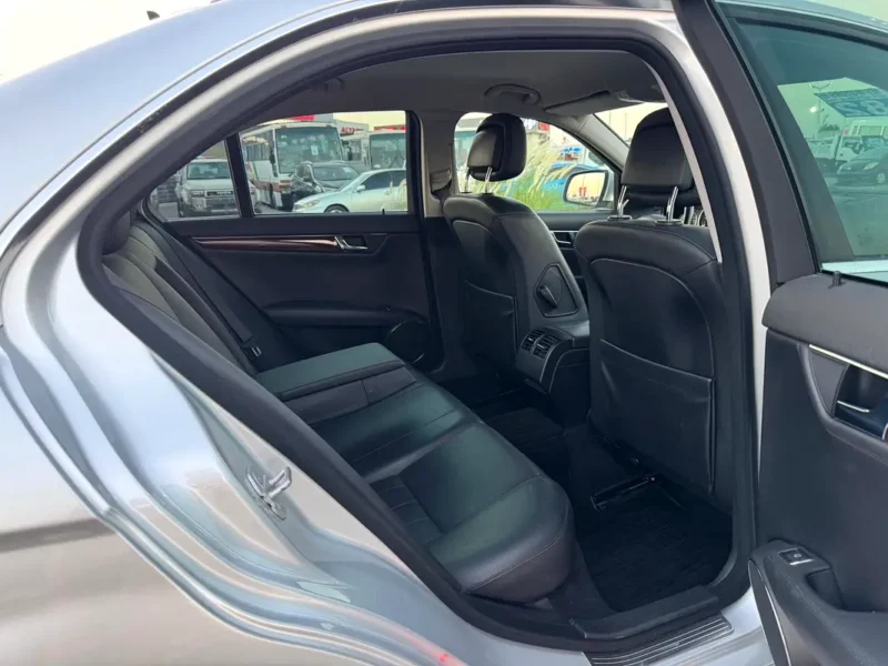 2008 Mercedes-Benz C-Class C250 2.5 Litres 4 Cylinders Petrol Engine Silver Black Sedan Auction Grade 4/B