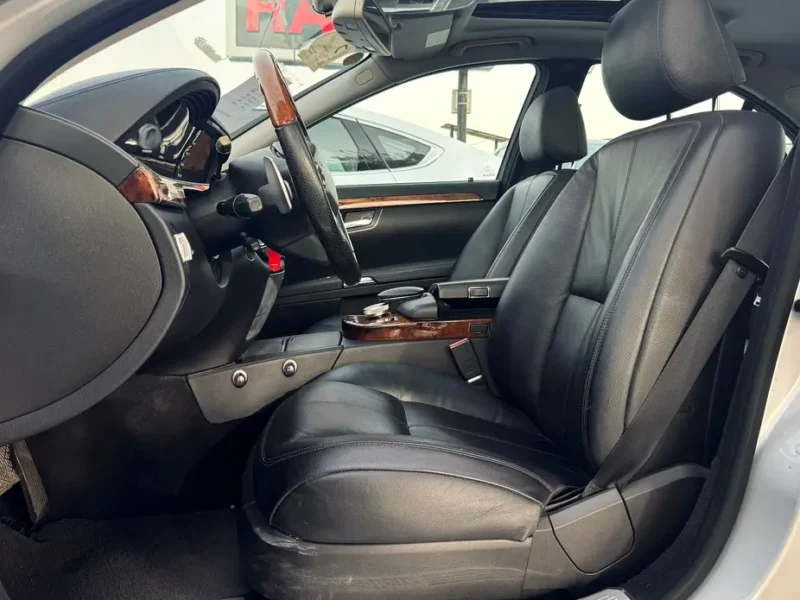 2007 Mercedes-Benz S-Class S 350 3.5 Litres 6 Cylinders Petrol Engine Silver Black Sedan