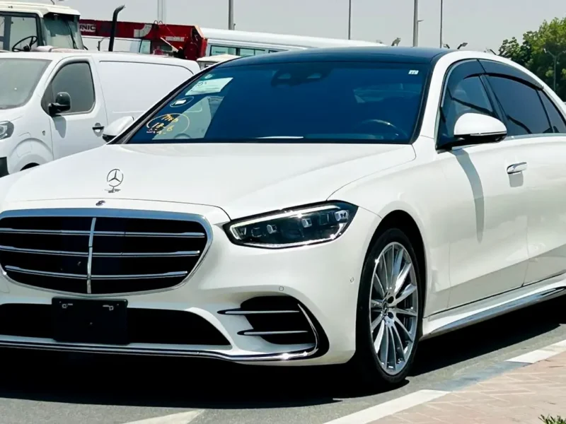 2022 Mercedes-Benz S-Class S 580 4Matic 4.0-liter V8 Biturbo Petrol Engine White Black Sedan