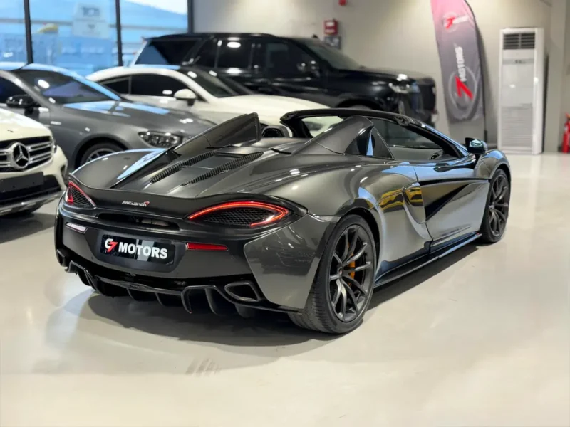 2018 McLaren 570S Spider 3.8-liter twin-turbocharged V8 Grey Sports Car GCC Specs Full Option