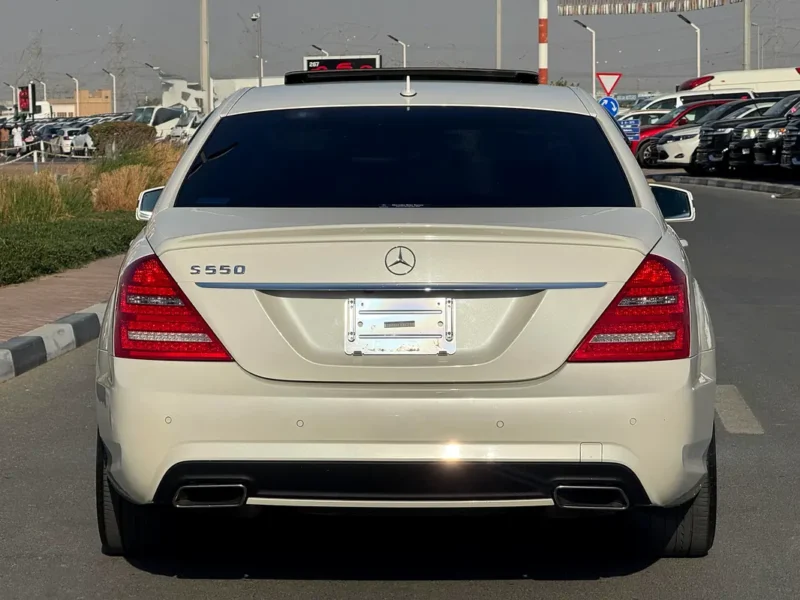 2012 Mercedes-Benz S-Class S 550 8 Cylinders Petrol Engine White Black Sedan 4 Auction Grade