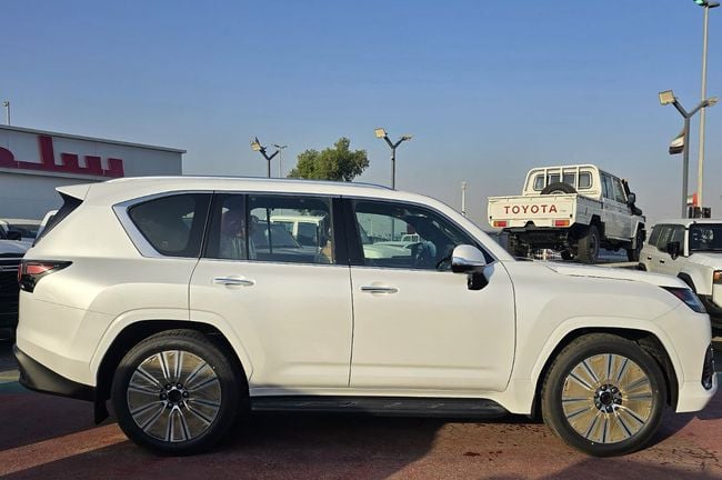 2026 LEXUS SIGNATURE LX600 3.5 Litres 6 Cylinders Engine White Tan SUV A/T
