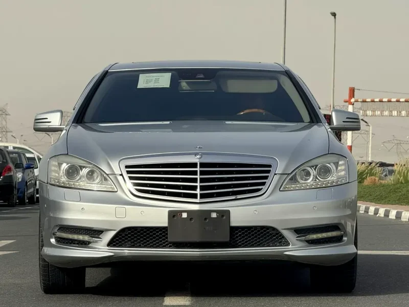 2010 Mercedes-Benz S-Class S 550 8 Cylinders Petrol Engine Silver Black Sedan CLEAN CAR