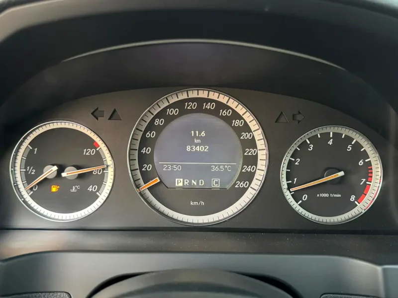 2008 Mercedes-Benz C-Class C250 2.5 Litres 4 Cylinders Petrol Engine Silver Black Sedan Auction Grade 4/B