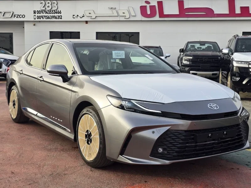 2026 Toyota Camry LE 2.5L Hybrid 4 Cylinders Engine Silver Beige Sedan GCC Specs