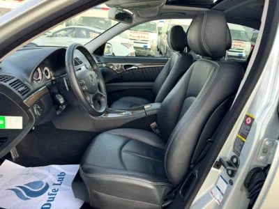 2009 Mercedes-Benz E-Class E550 5.5-liter Naturally Aspirated V8 Engine Silver Black Sedan