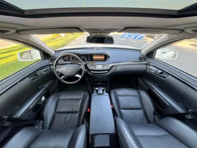 2012 Mercedes-Benz S-Class S 550 8 Cylinders Petrol Engine White Black Sedan 4 Auction Grade