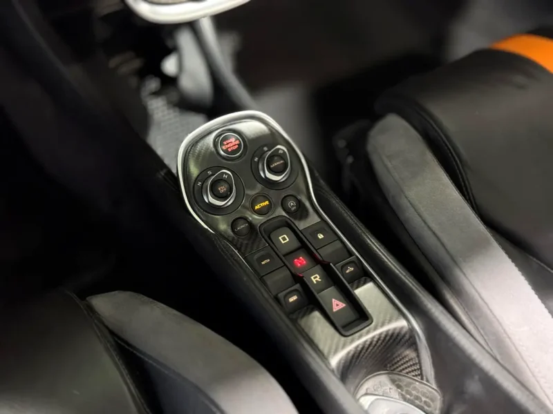 2018 McLaren 570S Spider 3.8-liter twin-turbocharged V8 Grey Sports Car GCC Specs Full Option