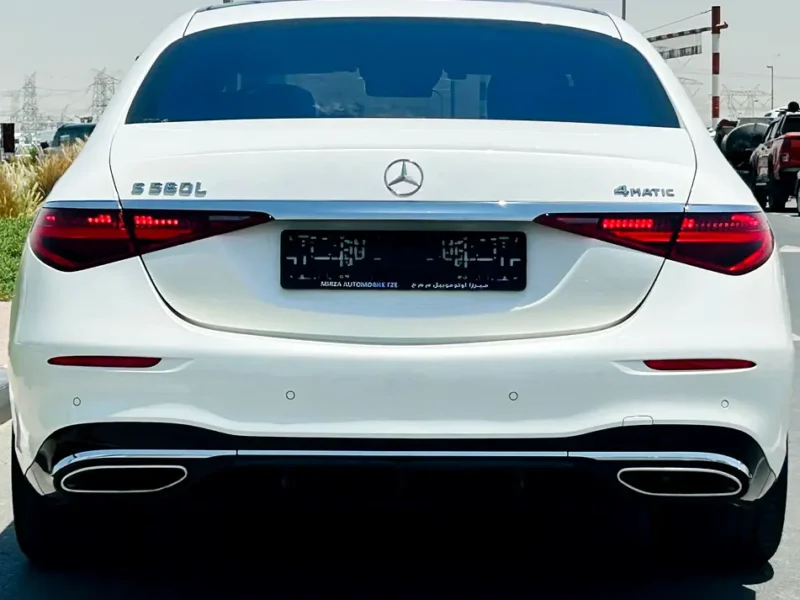2022 Mercedes-Benz S-Class S 580 4Matic 4.0-liter V8 Biturbo Petrol Engine White Black Sedan