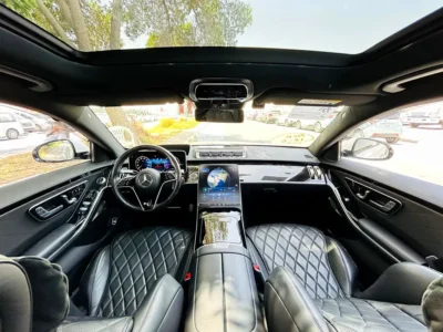 2022 Mercedes-Benz S-Class S 580 4Matic 4.0-liter V8 Biturbo Petrol Engine White Black Sedan
