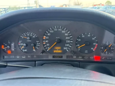 1993 Mercedes-Benz SEL-Class 500 SEL 8 Cylinders Petrol Engine Black Sedan Clean Title