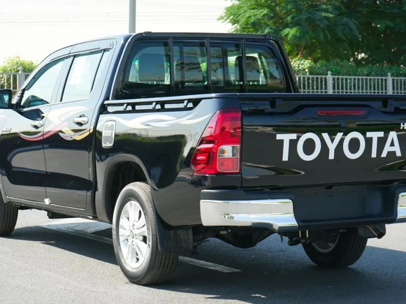 2025 Toyota Hilux 2.7 Litres 4 Cylinders Petrol Engine Black Pickup Truck GCC Specs