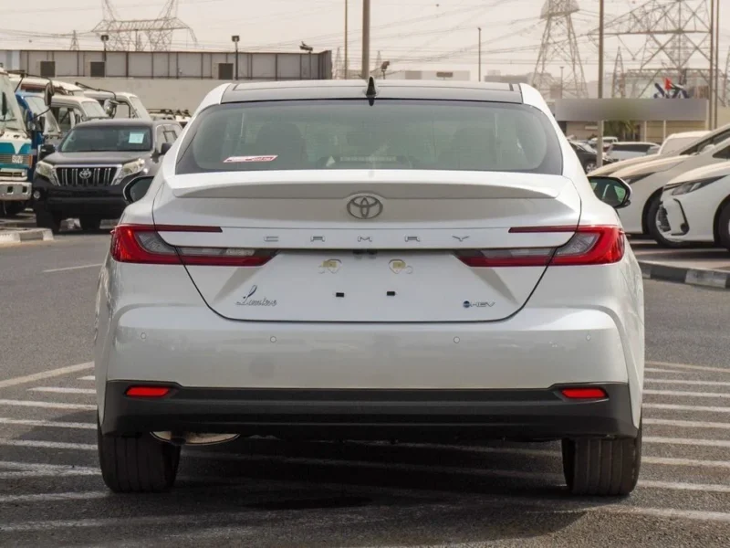 2025 Toyota Camry Lumiere 2.5 Litres 4 Cylinders Engine HEV White Tan Sedan GCC Specs