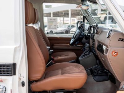 2026 Toyota Land Cruiser LC 79 4.0 Litres V6 Petrol Engine White Tan Pickup Truck GCC Specs