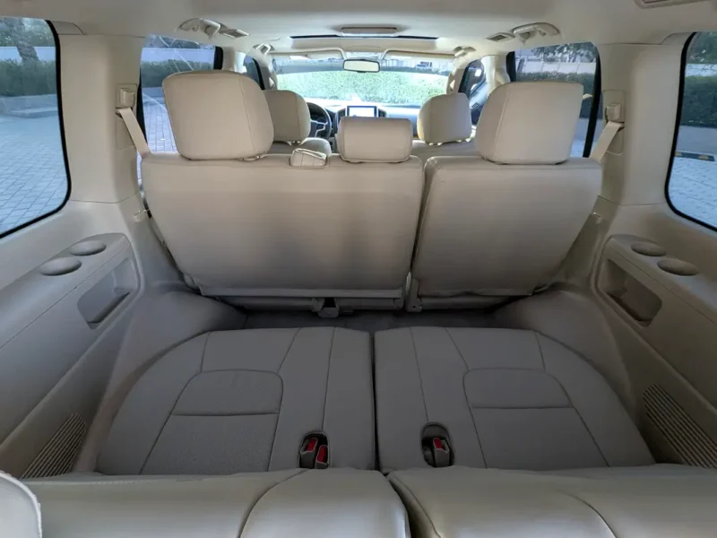 2018 Toyota Land Cruiser GXR 4.6 Litres V8 Petrol Engine White Beige SUV GCC Specs Full Option