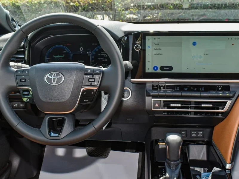 2025 Toyota Camry Lumiere 2.5 Litres 4 Cylinders Engine HEV Grey Tan Sedan GCC Specs