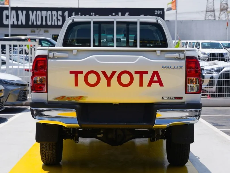 2026 Toyota Hilux 2.4 Litres 4 Cylinders Diesel Engine White Black Pickup Truck GCC Specs Manual
