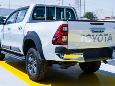 2026 Toyota Hilux 4.0 Litres 6 Cylinders Petrol Engine White Black Pickup Truck GCC Specs