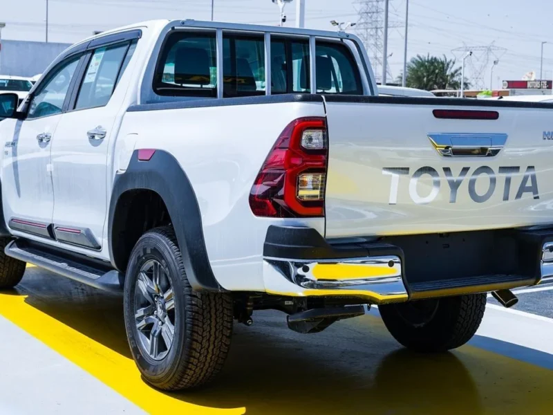 2026 Toyota Hilux 4.0 Litres 6 Cylinders Petrol Engine White Black Pickup Truck GCC Specs