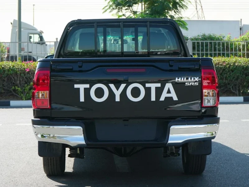 2025 Toyota Hilux 2.7 Litres 4 Cylinders Petrol Engine Black Pickup Truck GCC Specs