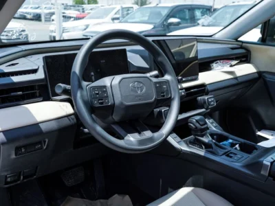 2026 Toyota RAV 4 2.5 Litres 4 Cylinders Petrol Engine Grey Beige SUV GCC Specs Automatic