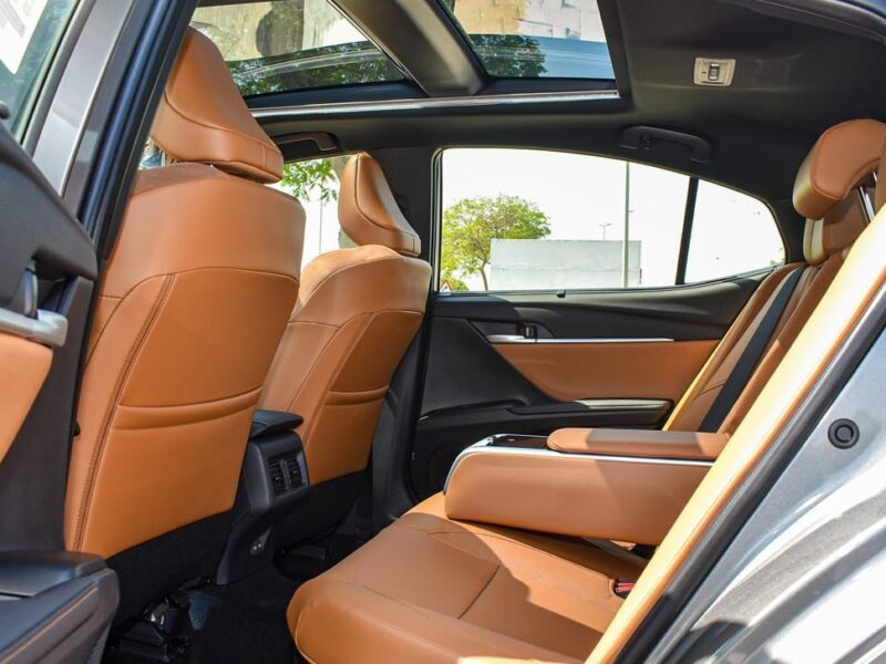 2025 Toyota Camry Lumiere 2.5 Litres 4 Cylinders Engine HEV Grey Tan Sedan GCC Specs