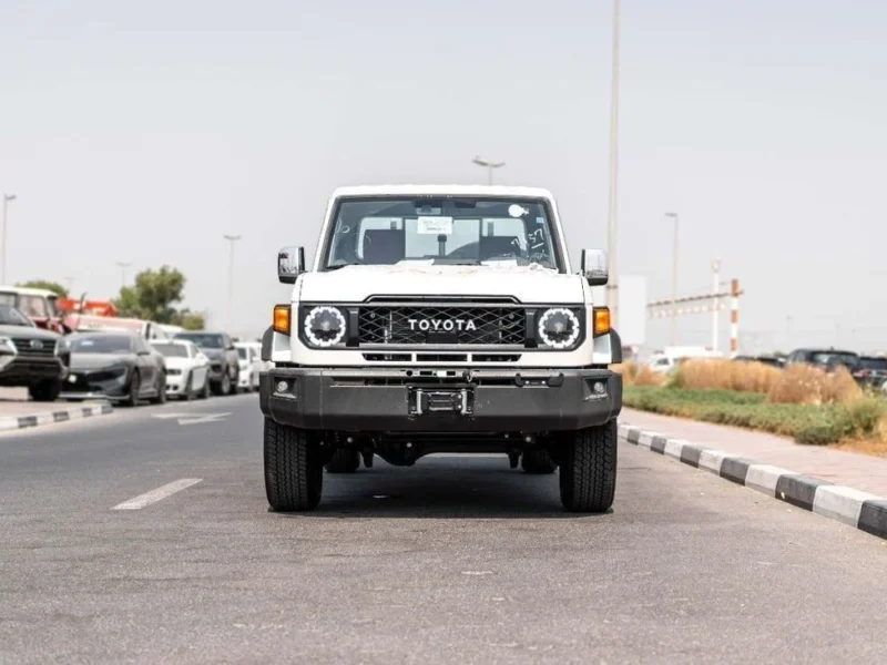 2026 Toyota Land Cruiser LC 79 4.0 Litres V6 Petrol Engine White Tan Pickup Truck GCC Specs