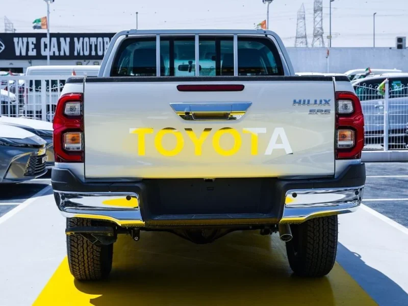 2026 Toyota Hilux 4.0 Litres 6 Cylinders Petrol Engine White Black Pickup Truck GCC Specs