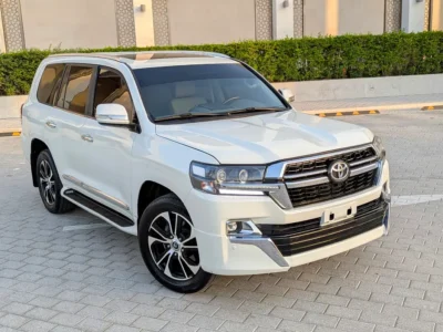 2018 Toyota Land Cruiser GXR 4.6 Litres V8 Petrol Engine White Beige SUV GCC Specs Full Option
