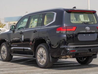 2025 Toyota Land Cruiser VX 4.0 Litres V6 Petrol Engine Black Beige SUV GCC Specs Automatic