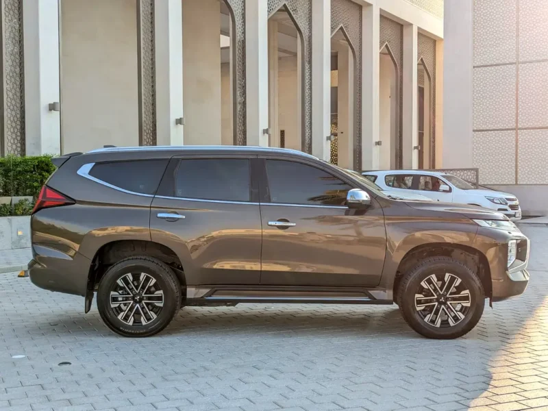 2021 Mitsubishi Montero Sport GLS 4WD Premium 6 Cylinders Petrol Engine Brown Beige SUV GCC
