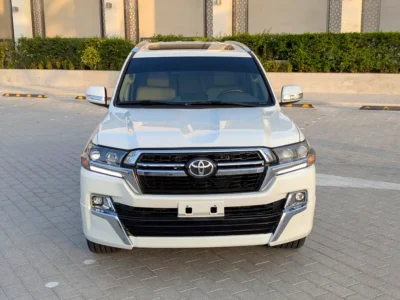 2018 Toyota Land Cruiser GXR 4.6 Litres V8 Petrol Engine White Beige SUV GCC Specs Full Option
