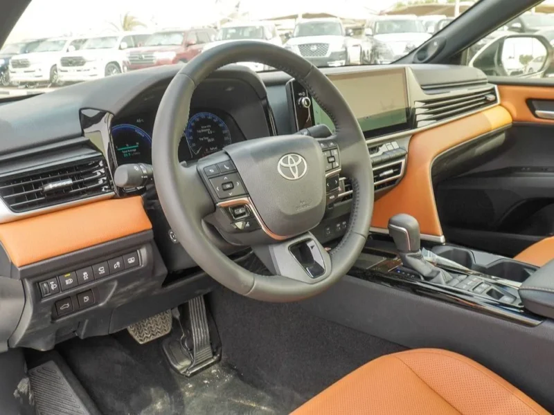2025 Toyota Camry Lumiere 2.5 Litres 4 Cylinders Engine HEV White Tan Sedan GCC Specs