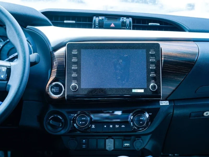 2026 Toyota Hilux 4.0 Litres 6 Cylinders Petrol Engine White Black Pickup Truck GCC Specs