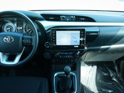 2025 Toyota Hilux 2.7 Litres 4 Cylinders Petrol Engine Black Pickup Truck GCC Specs