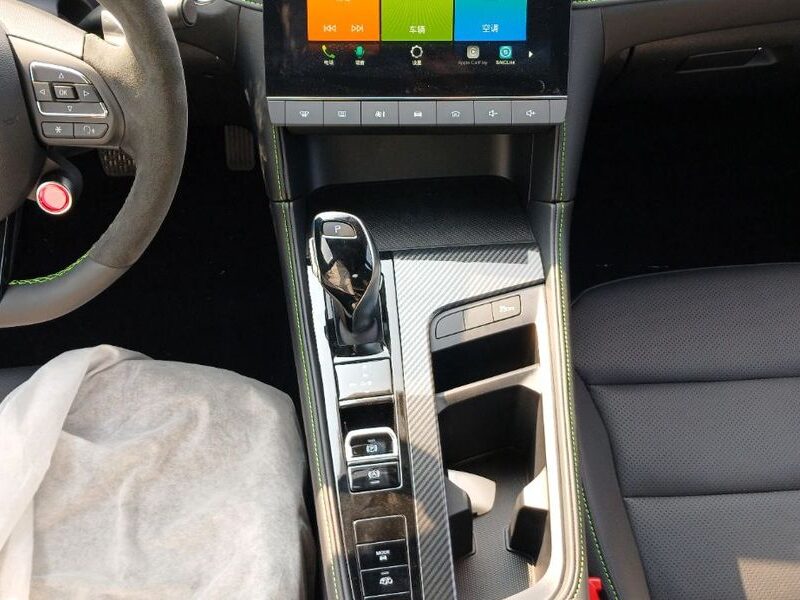 2025 MG 6 MG6 X-Line 1.5 Litres 4 Cylinders Petrol Engine White Black Sedan Chinese Specs Automatic