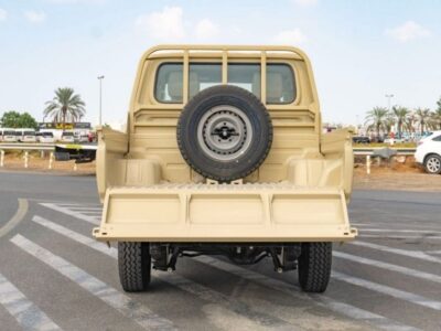 2022 Toyota Land Cruiser 79 Pick Up 4.2 Litres V6 Diesel Engine Double Cabin MT Beige GCC Specs