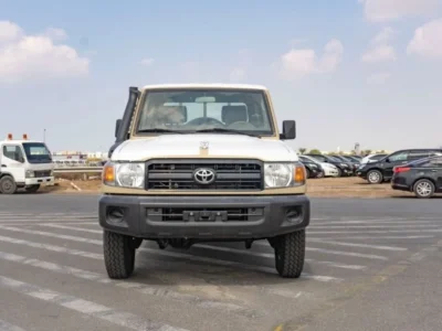 2022 Toyota Land Cruiser 79 Pick Up 4.2 Litres V6 Diesel Engine Double Cabin MT Beige GCC Specs