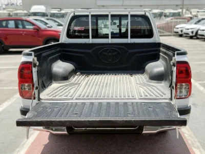 2025 Toyota Hilux 2.4 Litres 4 Cylinder Diesel Engine MT Double Cab White Red Pickup Truck