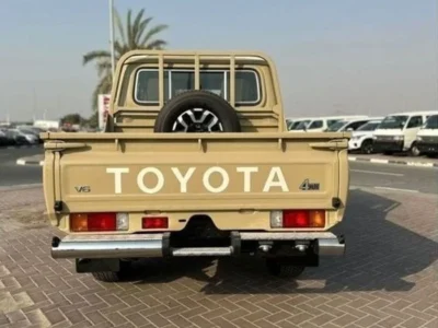2024 Toyota Land Cruiser 79 Pick Up 4.0 Litres V6 Petrol Engine Double Cabin Beige Brown GCC Specs AT